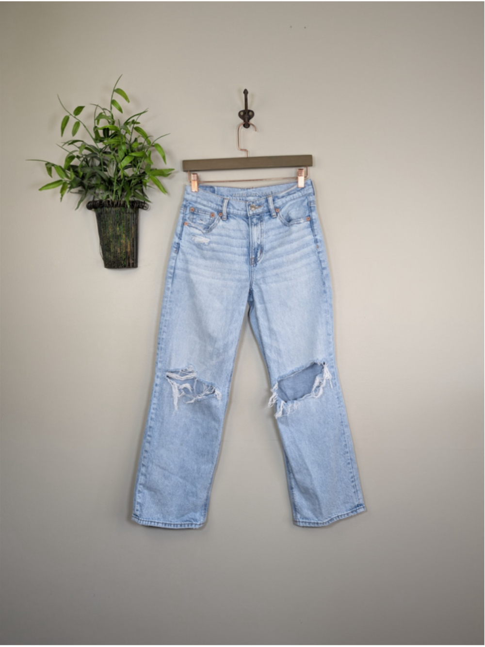 American Eagle Stovepipe High Rise Straight Jeans Strigid Distressed Light AE 0